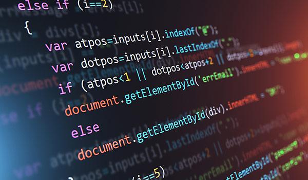 Computercode mit Logikoperatoren werden auf einem Computerbildschirm angezeigt.