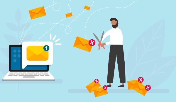 Illustration eines Gärtners, der inaktive Abonnenten aus seiner Mailing-Liste entfernt, zur Veranschaulichung, wie man E-Mail-Listen verwalten kann.