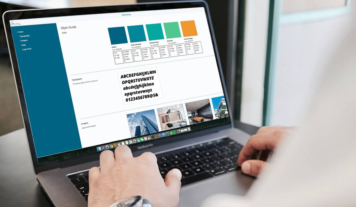 Ein Brand Style Guide wird auf einem Laptop angezeigt.
