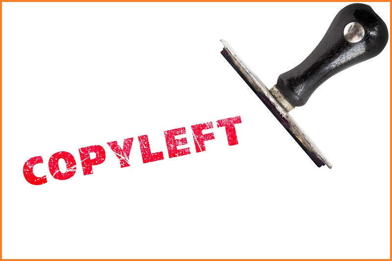 Ein schwarzer Stempel neben dem Stempelabdruck des Worts ‘Copyleft’ in rot.