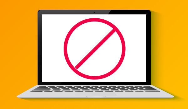 Ein Laptop, auf dessen Bildschirm ein Fehlerzeichen zu sehen ist.
