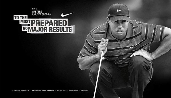 Eine Abbildung des Golfprofis Tiger Woods, als Beispiel für die Markenassoziation mit Nike.