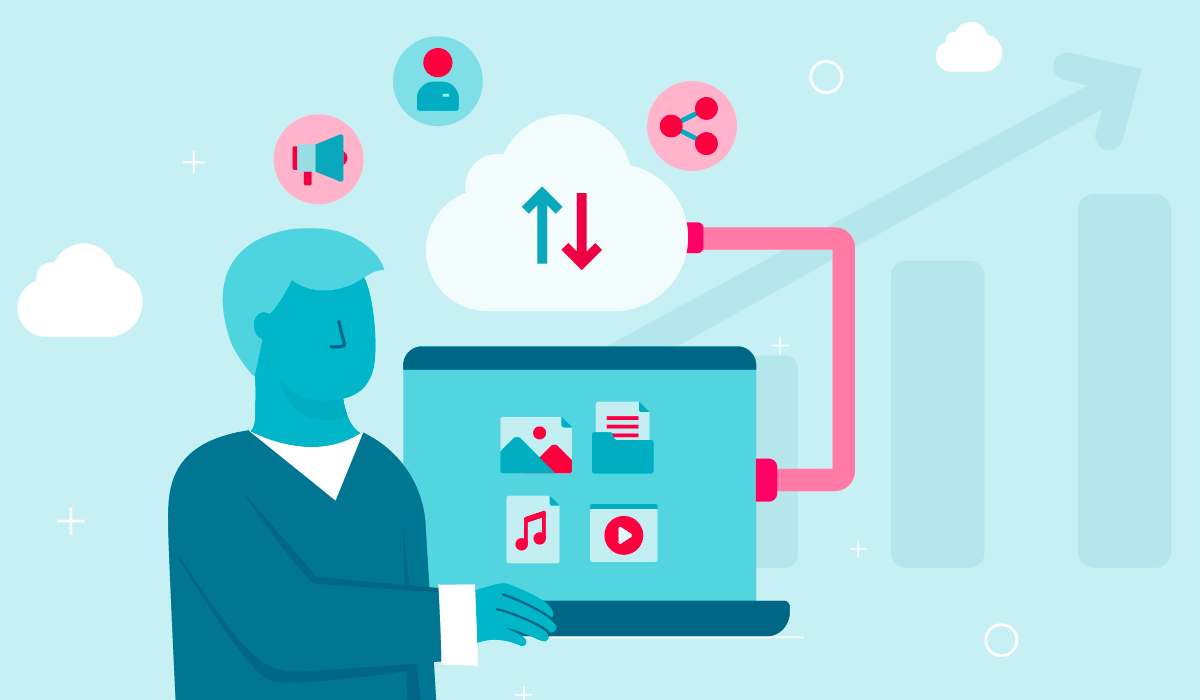 Abbildung eines Marketingexperten mit einem Laptop, der digitale Marketing-Assets aus einer cloud-basierten Lösung verwendet.