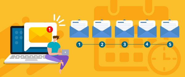 Illustration eines Marketingexperten, der an seinem Laptop eine E-Mail-Kadenz plant.